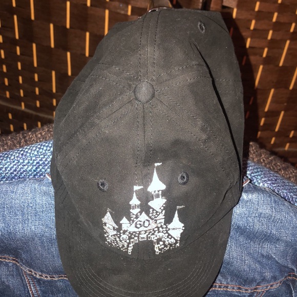 Disneyland Resorts Adult Hat - Disneyland 60th Anniversary Celebration - Black - Picture 14 of 15